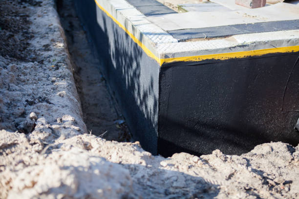 Flood containment and hydraulic sealing in Medora, IN